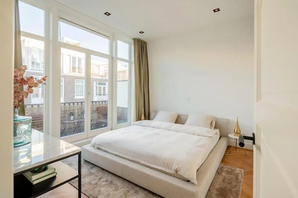 Luxurious Central Park 1-Bed Apartment Amsterdam