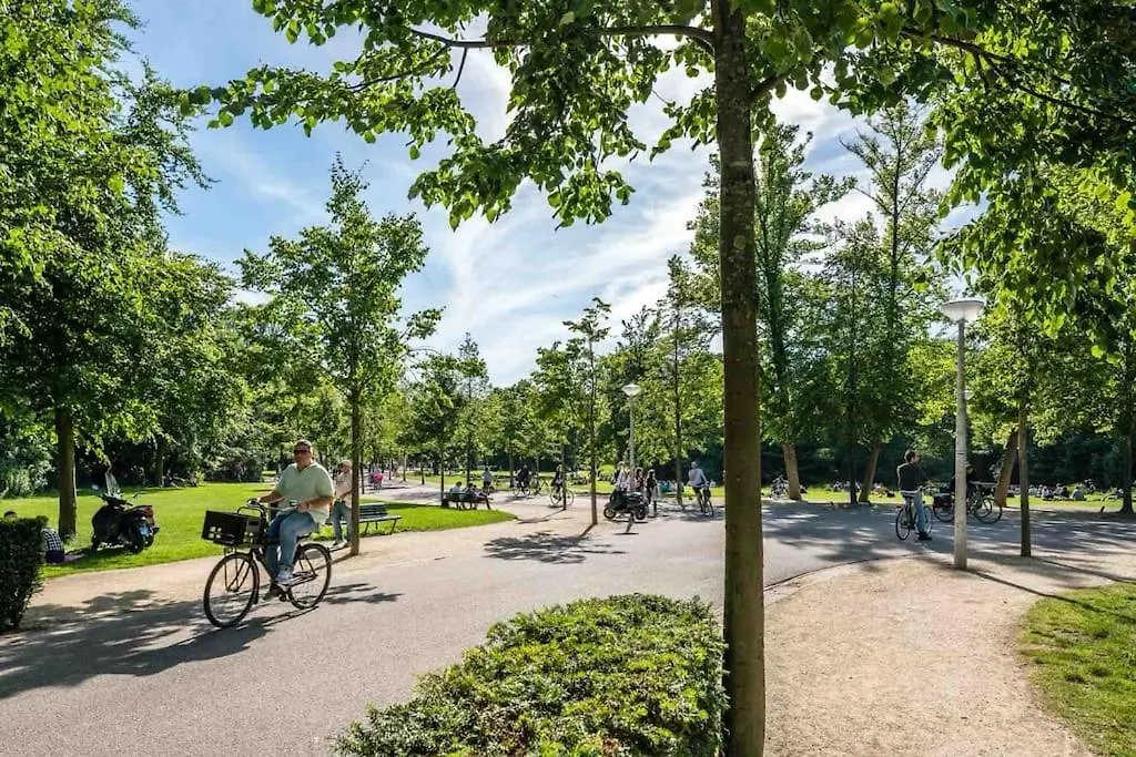 Luxurious Central Park 1-Bed Apartment Amsterdam 0*,  Netherlands